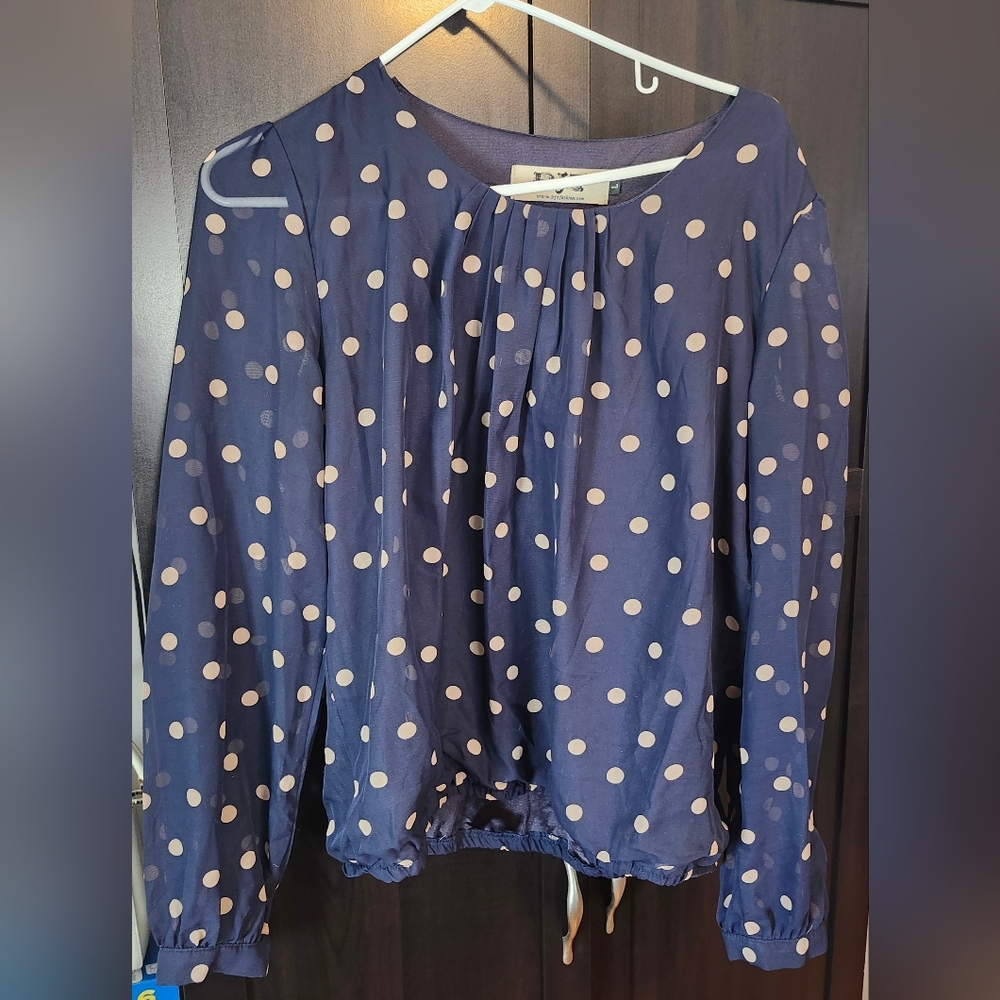 Navy blue tan polkadot blouse. Size lg
